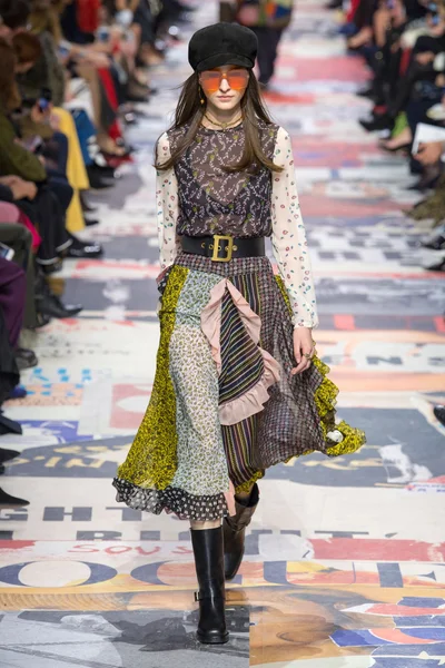 Look 48